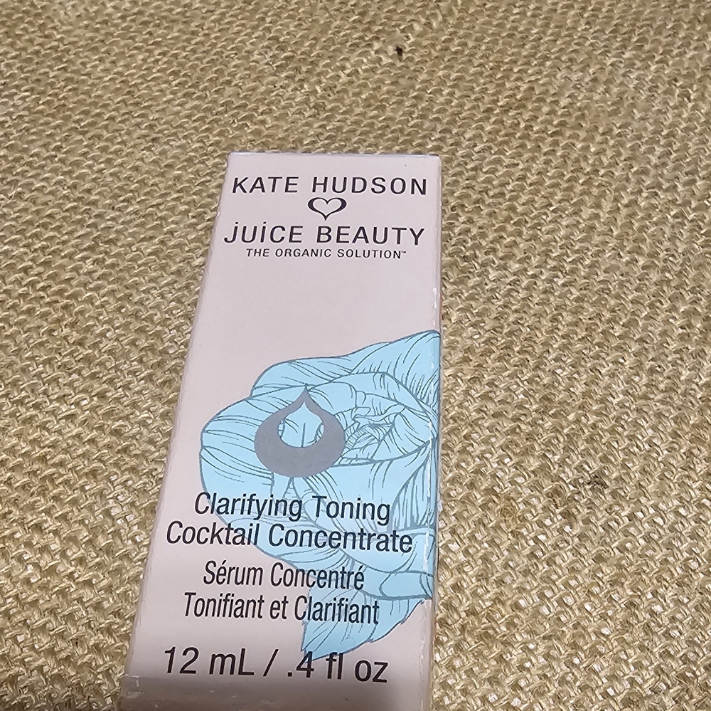 Juice Beauty x Kate Hudson skincare